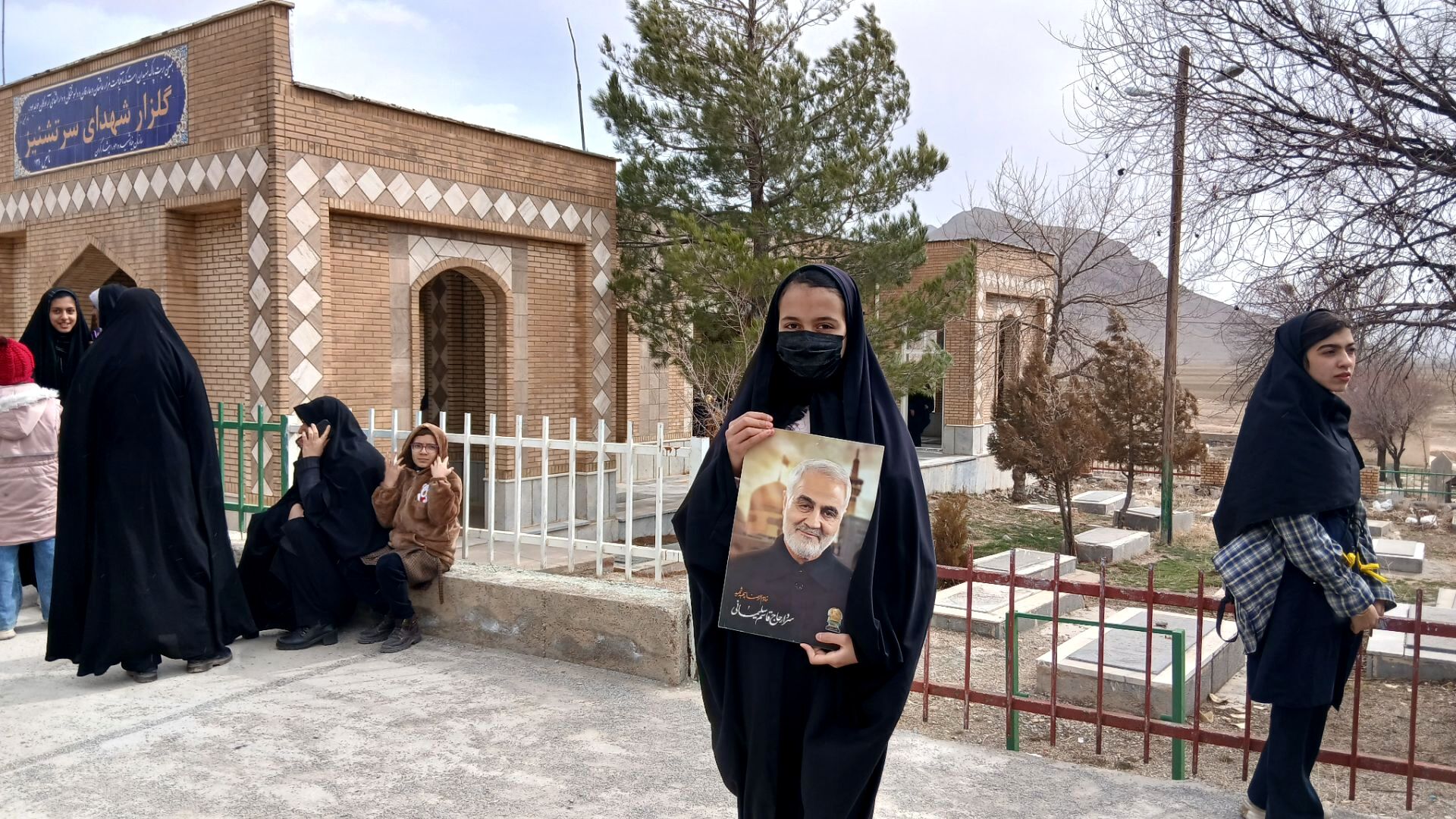 حضور پرشور اهالی روستای سرتشنیز در راهپیمایی ۲۲بهمن