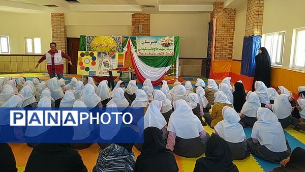 مراسم گرامیداشت هفته پدافند غیرعامل در دبیرستان سردار شهید سلیمانی فیروزکوه