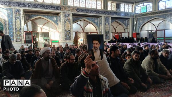 تجدید بیعت مردم بن با سومین رهبر انقلاب اسلامی در آیین گرامیداشت شهدای وطن