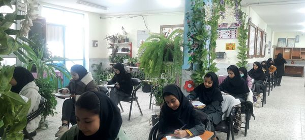 حوزه امتحانی در دبیرستان نمونه شهید محمدی پور خلیل آباد 