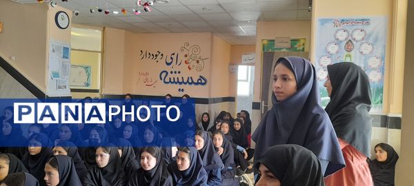 بازدید مسئولان آموزش و پرورش از مدارس سطح شهر سملقان به‌مناسبت هفته معلم