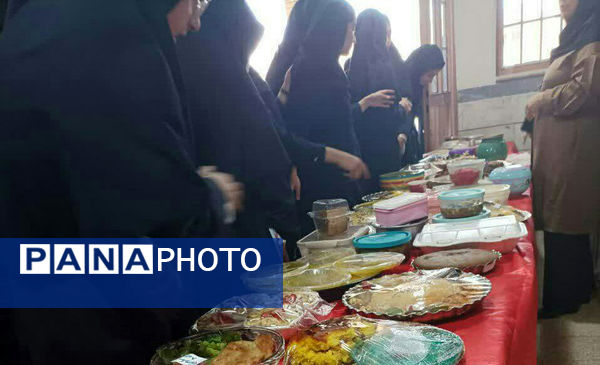 جشنواره غذای سالم در دبیرستان محدثه قم