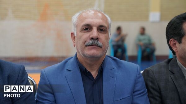 آئین اختتامیه مسابقات ورزشی دانش‌آموزان منطقه۵ کشور در رشته‌های بسکتبال و هندبال برگزار شد