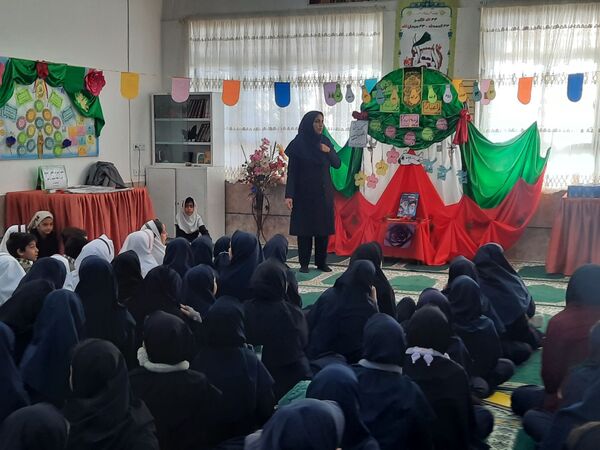 جشن انقلاب در آموزشگاه شهید رزمی