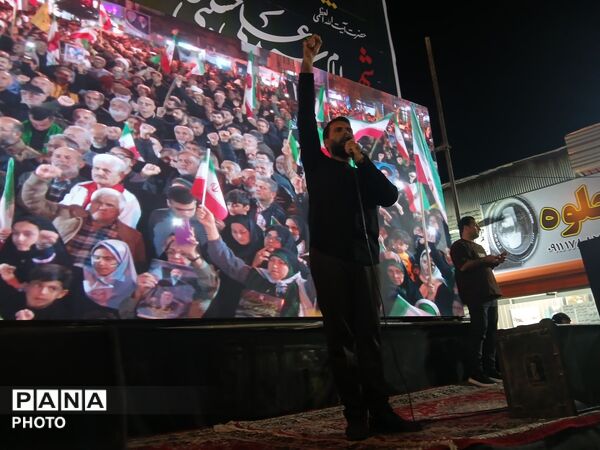 حماسه حضور دانش‌آموزان و فرهنگیان کردکوی در شب اربعین قائد امت