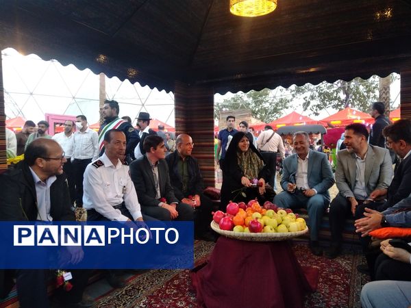 جشنواره طعم و رنگ پاییز با حضور شهردار مشهد آغاز به کار کرد