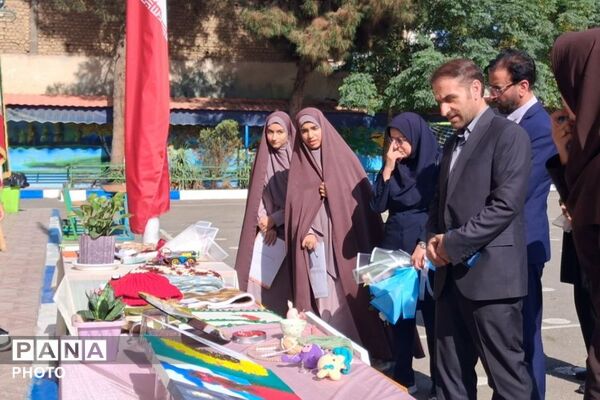 افتتاحیه جشنواره خوارزمی و طرح ایران دیجیتال در مدرسه شهید بهرامی رباط‌کریم