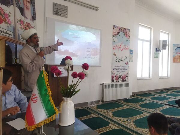 برگزاری جشن تکلیف در دبیرستان نمونه دولتی دانش 