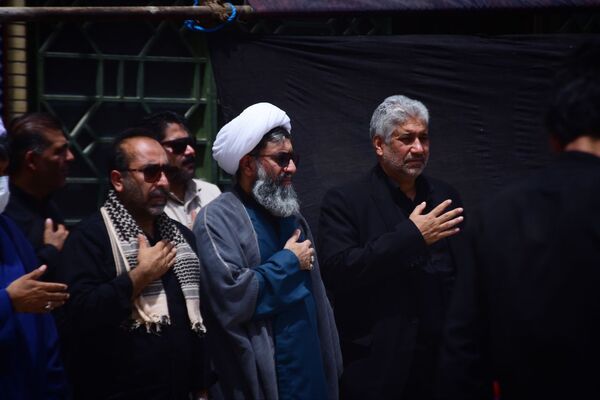زابل در ماتم حسین؛ گلزار شهدا شهرستان زابل میزبان اشک و شور عزاداران حسینی