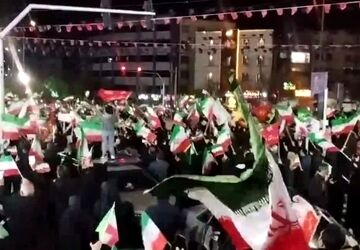 فرهنگیان و دانش‌آموزان اصفهان، نبض تپنده حمایت از وطن در میدان سهروردی اصفهان