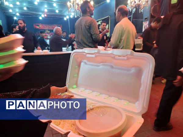 خدمت‌رسانی به زائران دهه آخر ماه صفر در ایستگاه‌های صلواتی موکب‌های مشهد