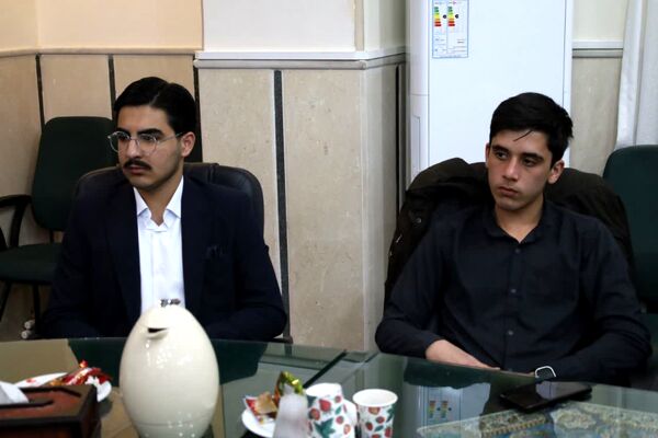 دیدار جمعی از تشکل‌های دانش‌آموزی یزد با مدیرکل آموزش‌ و پرورش