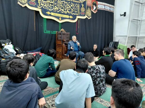 حلقه‌های معرفتی دانش‌آموزان معتکف دبیرستان ماندگار امام صادق(ع) قم