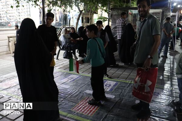 مردم، همچنان پای کار ایران
