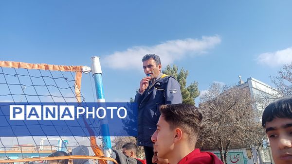 سومین روز از مسابقات گروهی والیبال در دبیرستان شاهد ابوذر گروهی