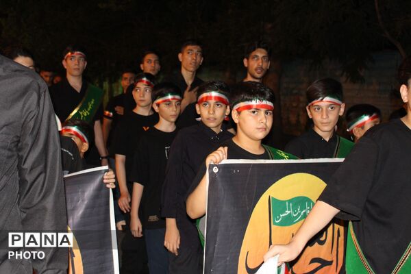 لبیک نوجوانان نظرآباد به ندای کربلا در آیین «احلی من العسل»