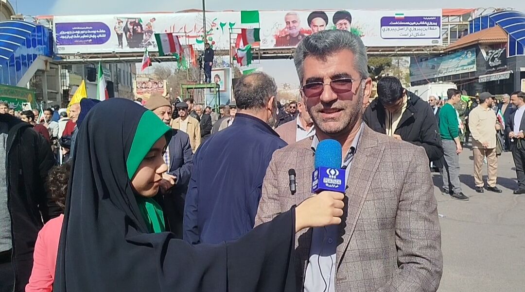 حضور پرشور دانش‌آموزان در راهپیمایی ۲۲ بهمن جلوه‌گر درک عمیق نسل نوجوان از مبانی انقلاب اسلامی است