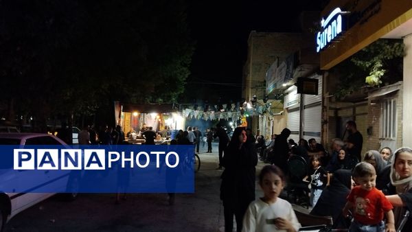 موکب‌های عزاداری‌، پذیرای عزاداران حسینی بودند