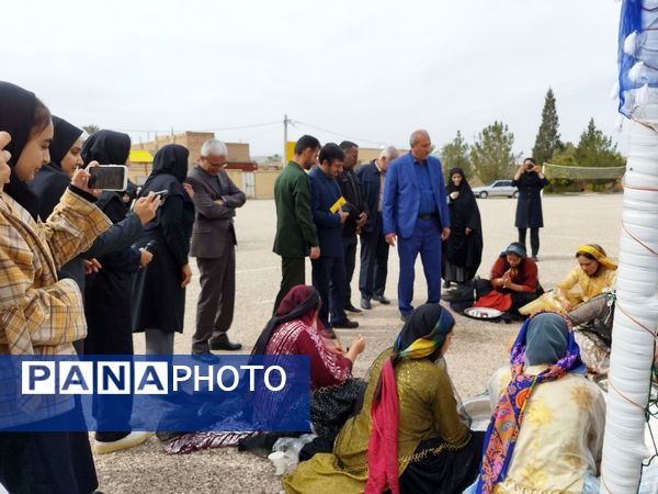 جشن مدرسه‌ای «ایرانمون» در مدرسه شهدای میانشهر