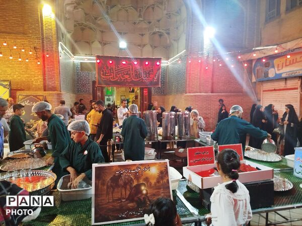 ۱۷۵ شب خدمت در آستان آل‌الله؛ حال‌وهوای چایخانه حضرت زهرا (س) در شب شهادت امام حسن عسکری (ع)