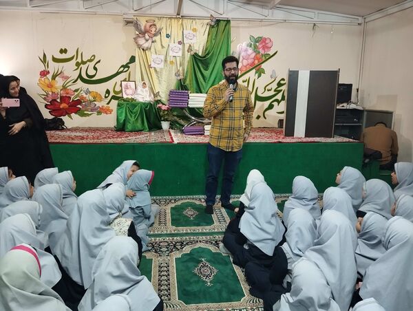 مراسم جشن ولادت حضرت رقیه (س) و تجلیل از دانش‌آموزان برتر آموزشی و پرورشی دبستان شاهد حاج تقی آقا بزرگ مشهد