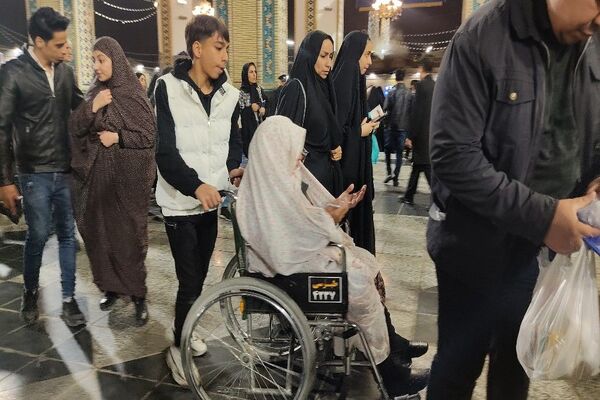 مراسم سومین شب قدر در بارگاه  ملکوتی حضرت امام رضا(ع)