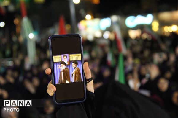 یادبود شهیده دانش آموز تیارا صادقی در پایگاه انقلاب یزد