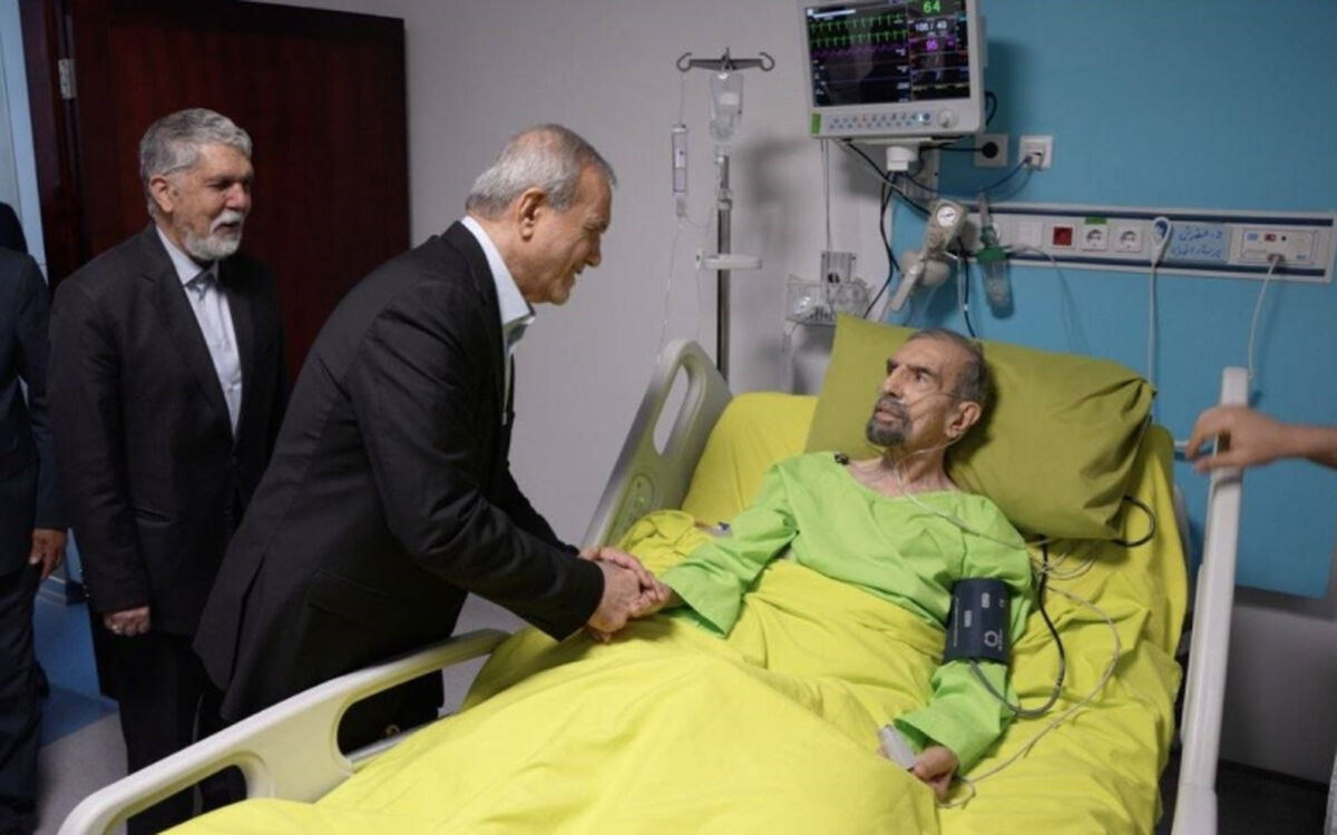 در آستانه روز شعر و ادب فارسی؛ دکتر پزشکیان به عیادت موسوی گرمارودی رفت