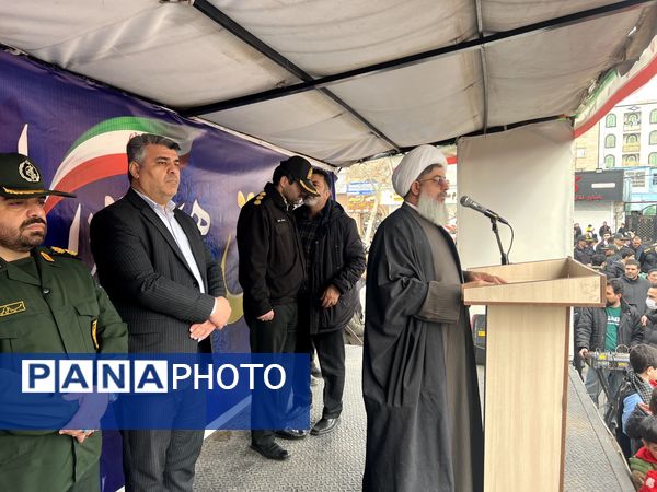 حضور پرشور مردم در راهپیمایی ۲۲ بهمن هشتگرد