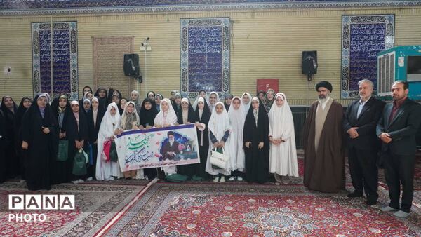 نسل نو در آینه ایمان؛ حضور دل‌نشین نوجوانان نماز جمعه بهارستان