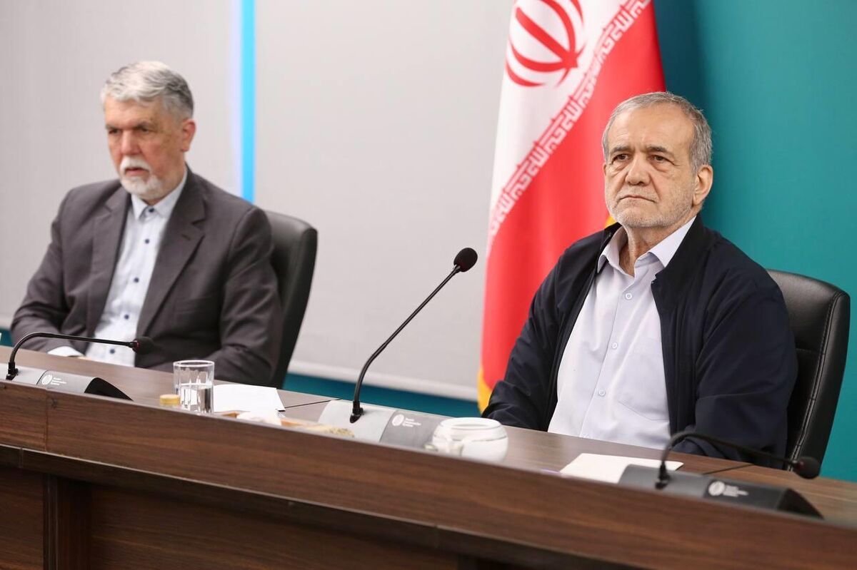 بازدید رئیس‌جمهور از وزارت فرهنگ و ارشاد اسلامی