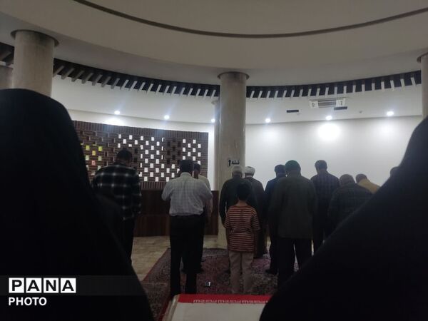 گردهمایی راویان و هادیان سیاسی استان یزد و تبیین جنگ رمضان در موزه دفاع مقدس یزد