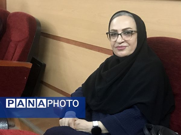 همایش تجلیل از مدیران و کارکنان نمونه شهرستان محمودآباد 