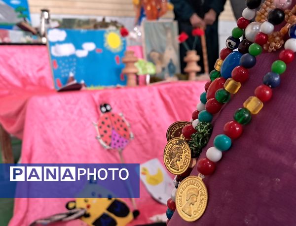 بازارچه دست‌سازه‌های دانش‌آموزی منطقه میانکوه