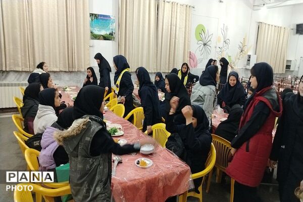 ضیافت افطاری در آموزشگاه شهید مجید دهنوی نیشابور
