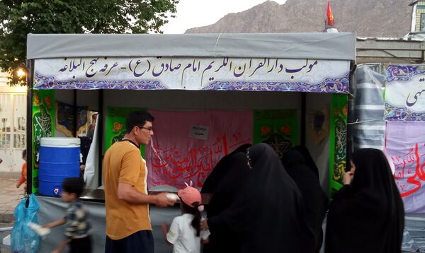 مهمانی ده کیلومتری غدیر در شهر بن 