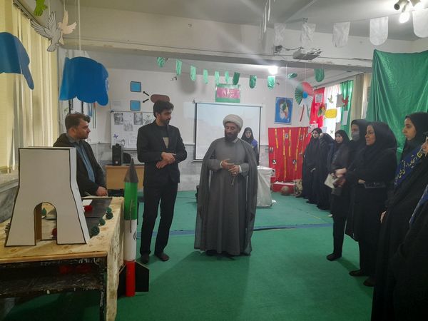 افتتاح نمایشگاه مدرسه انقلاب دبیرستان آسیه پیش قلعه 
