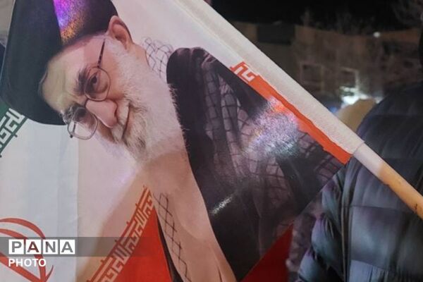 حضور خودجوش و با اقتدار مردم شهرستان پردیس در حمایت از نظام و محکومیت تجاوز دشمن