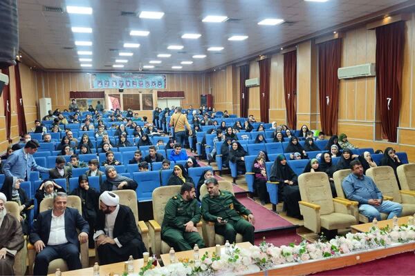 آیین تجلیل از برگزیدگان مسابقات قرآن و عترت بسیج قرچک