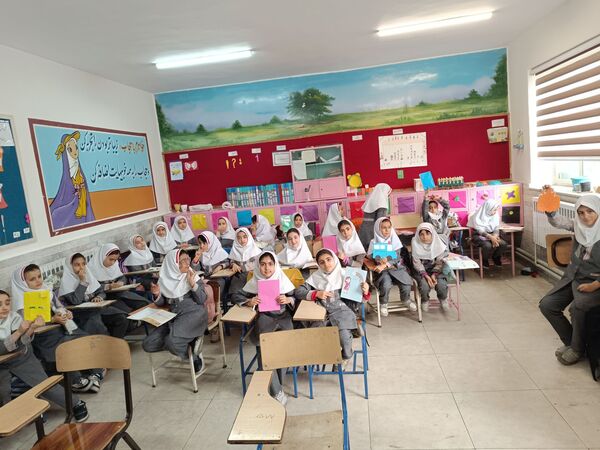 کتاب‌هایی از دل و دست کودکان در کلاس درس