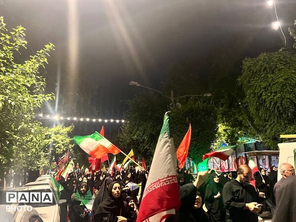 حضور باشکوه مردم کرج در صد و یازدهمین شب از تجمعات مردمی
