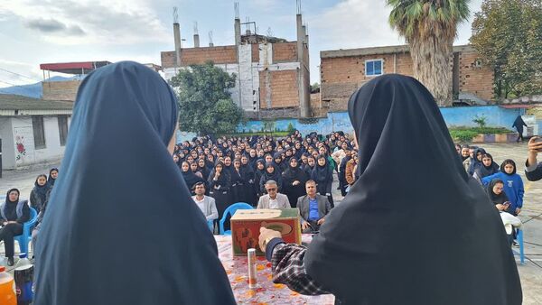 تربیت دانش‌آموز کنجکاو با آزمایش در مدرسه 