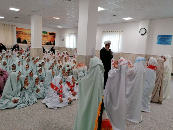 جشن تکلیف دختران با عطر بندگی و شکوفه‌های ایمان