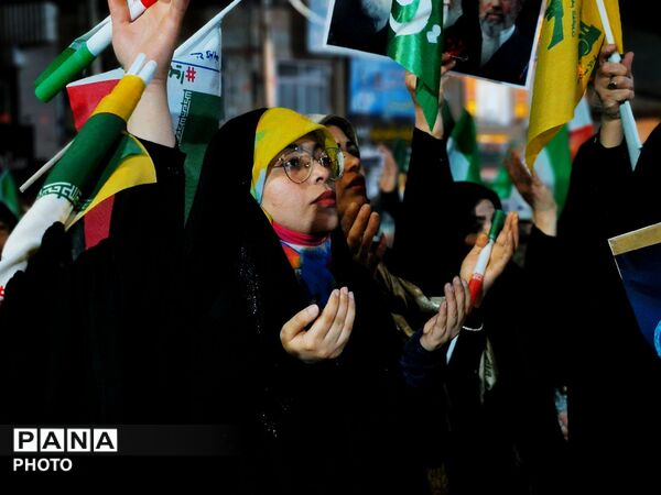 نسل نو در گلوگاه پای کار وطن