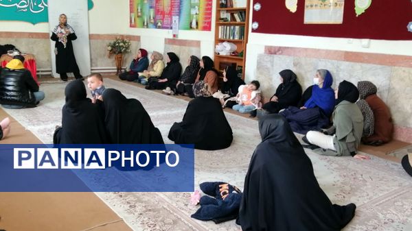 اولین جلسه آموزش خانواده در دبستان نیایش با حضور خانم موسوی