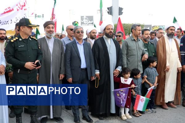 مردم بندرخمیر با حضور یکپارچه در ۲۲ بهمن اقتدار خود را فریاد زدند