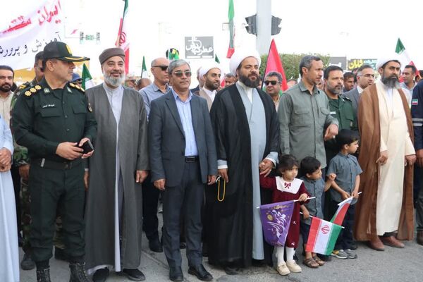 مردم بندرخمیر با حضور یکپارچه در ۲۲ بهمن اقتدار خود را فریاد زدند