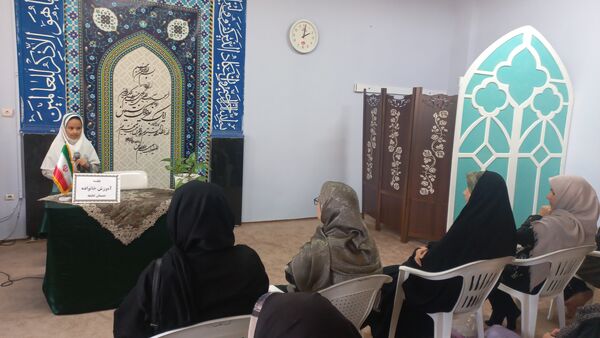 جلسه آموزش خانواده در دبستان لطیفه 