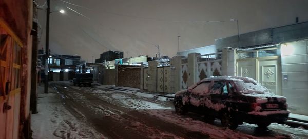 شبی برفی در نیشابور 