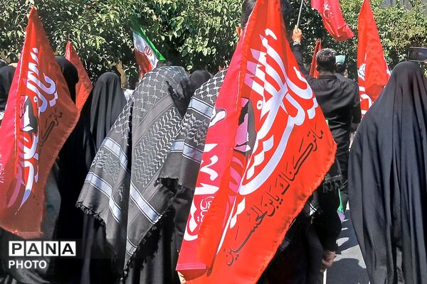 خروش ملت شکست‌ناپذیر در بدرقه رهبر شهید